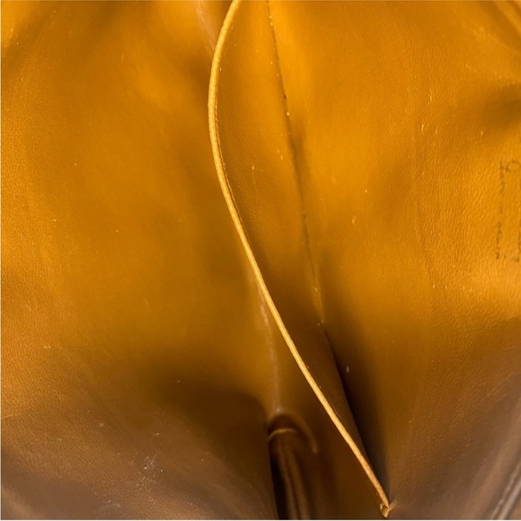 ❤️Givenchy crossbody / clutch. Yellow/ mustard color❤️ Missing chain. - Picture 7 of 8